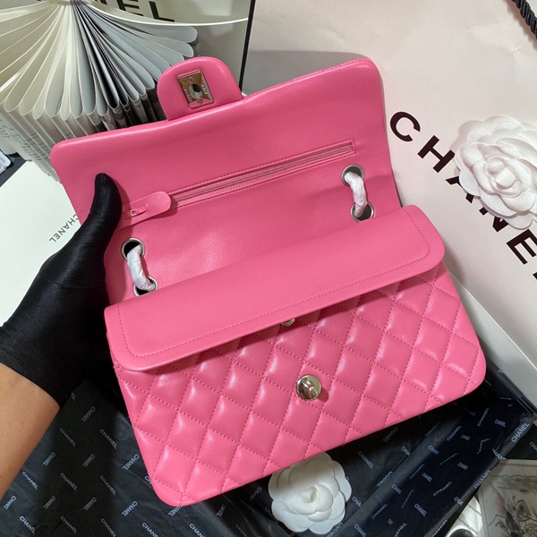 シャネルバッグレプリカ着用イメージ